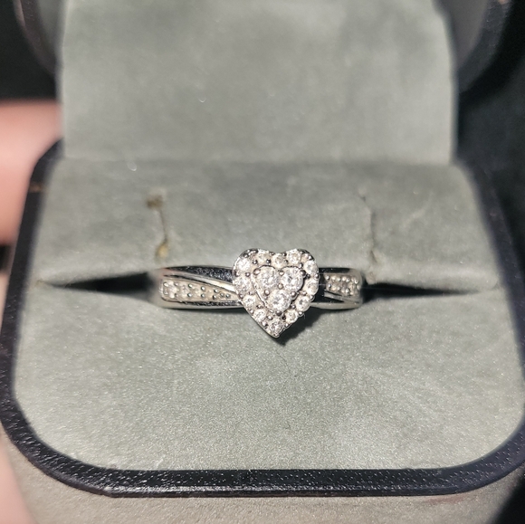 Diamond Ring - Picture 2 of 3